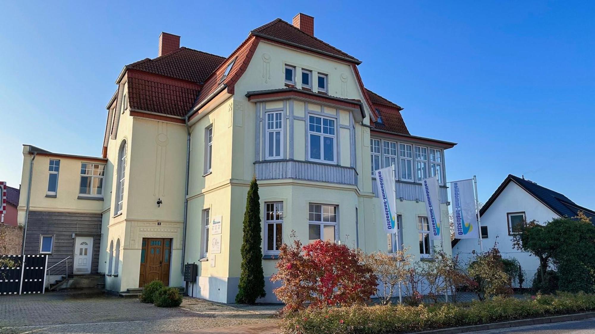 Ferienwohnung "Boddenland" バース エクステリア 写真